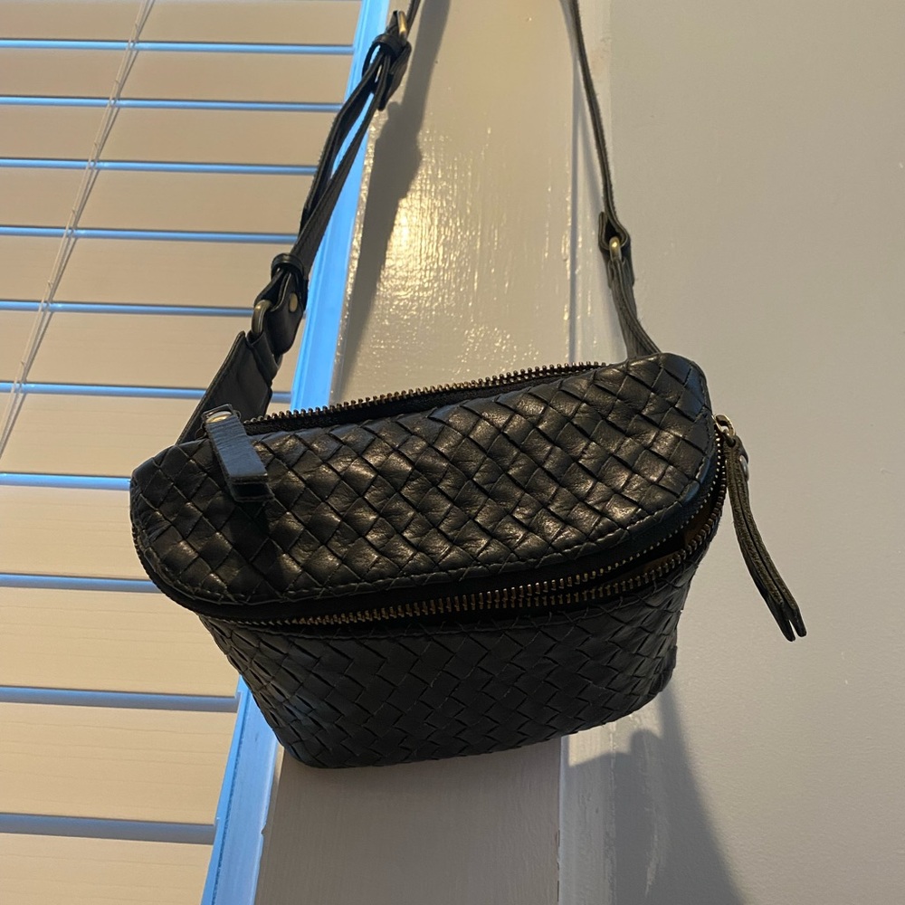 Mandrn Fanny Pack